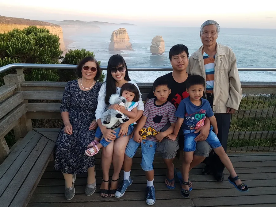 item image 242 album của tour Great Ocean Road  và 12 vị tông đồ