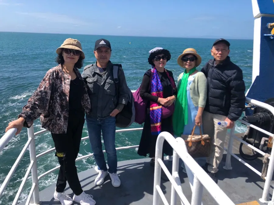 item image 473 album của tour Du ngoạn Vịnh Port Phillip - Ngắm cá heo