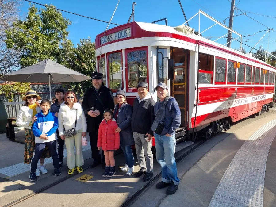 item image 477 album của tour Chùa phật ngọc Bendigo và hoa