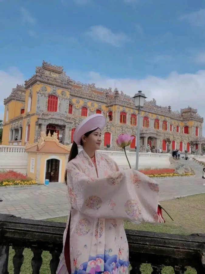 item image 786 album của tour Du lịch Huế, Đà Nẵng